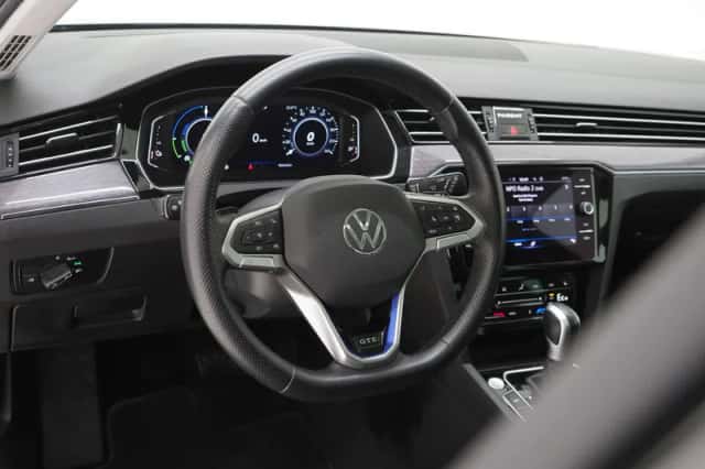 Volkswagen Passat (2022) thumbnail 18