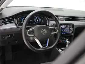 Volkswagen Passat (2022) thumbnail 18