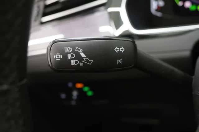 Volkswagen Passat (2022) thumbnail 22