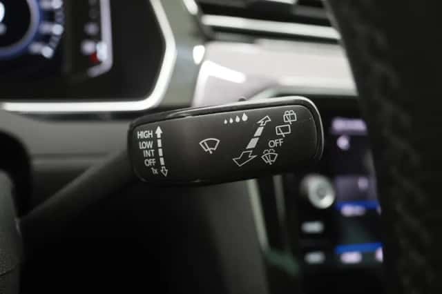 Volkswagen Passat (2022) thumbnail 25