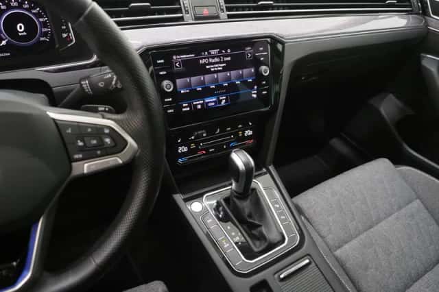 Volkswagen Passat (2022) thumbnail 36