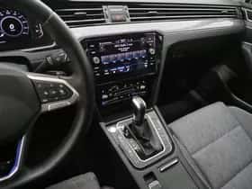 Volkswagen Passat (2022) thumbnail 36