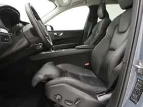 Volvo XC60 (2022) thumbnail 17