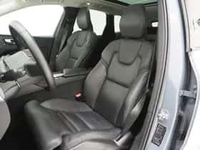Volvo XC60 (2022) thumbnail 4