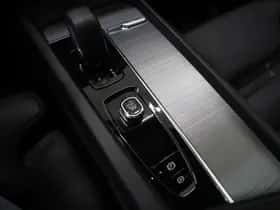 Volvo XC60 (2022) thumbnail 37