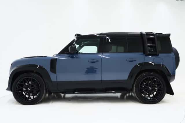 Land Rover Defender (2021) thumbnail 2