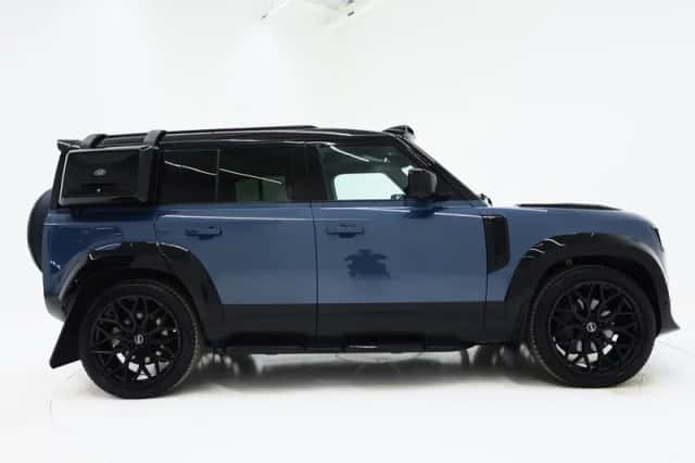 Land Rover Defender (2021) thumbnail 11