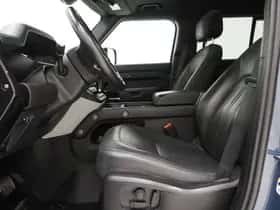 Land Rover Defender (2021) thumbnail 17