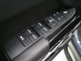 Land Rover Defender (2021) thumbnail 20