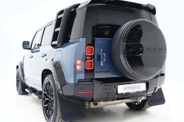 Land Rover Defender (2021) thumbnail 3