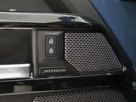 Land Rover Defender (2021) thumbnail 21