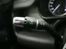 Land Rover Defender (2021) thumbnail 23