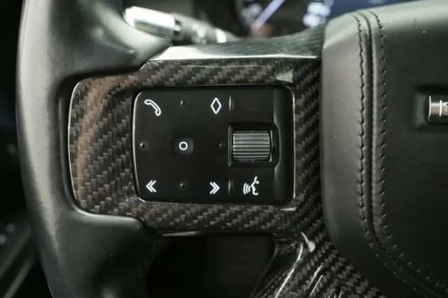 Land Rover Defender (2021) thumbnail 24