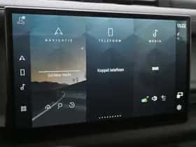 Land Rover Defender (2021) thumbnail 28