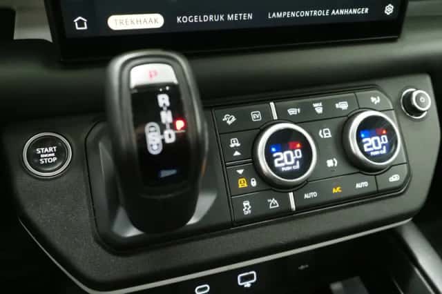 Land Rover Defender (2021) thumbnail 35
