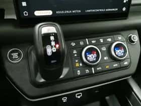 Land Rover Defender (2021) thumbnail 35