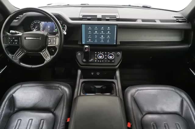 Land Rover Defender (2021) thumbnail 5