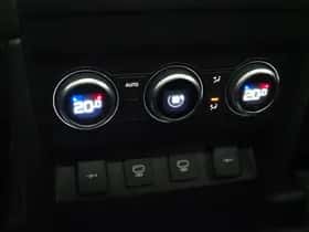 Land Rover Defender (2021) thumbnail 41
