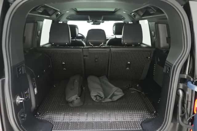 Land Rover Defender (2021) thumbnail 45