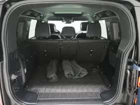 Land Rover Defender (2021) thumbnail 45