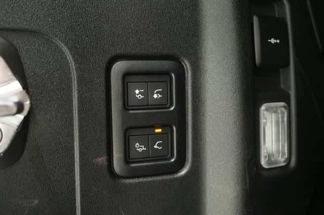 Land Rover Defender (2021) thumbnail 46