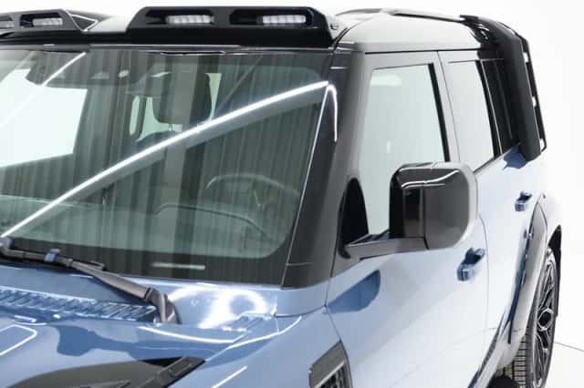 Land Rover Defender (2021) thumbnail 8