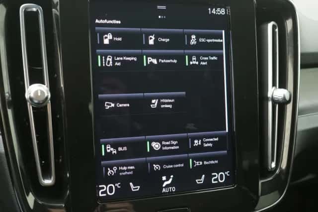 Volvo XC40 (2022) thumbnail 35