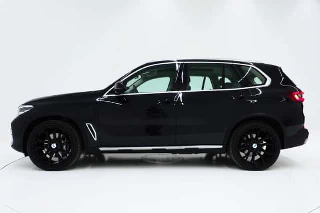BMW X5 (2021) thumbnail 2