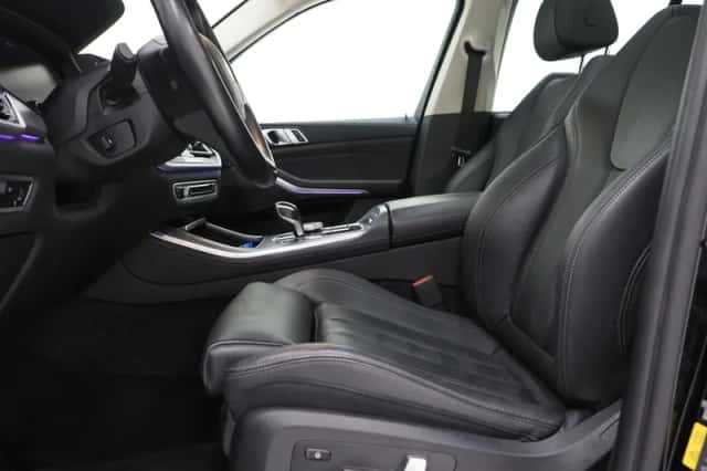 BMW X5 (2021) thumbnail 15