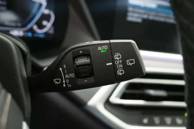 BMW X5 (2021) thumbnail 25