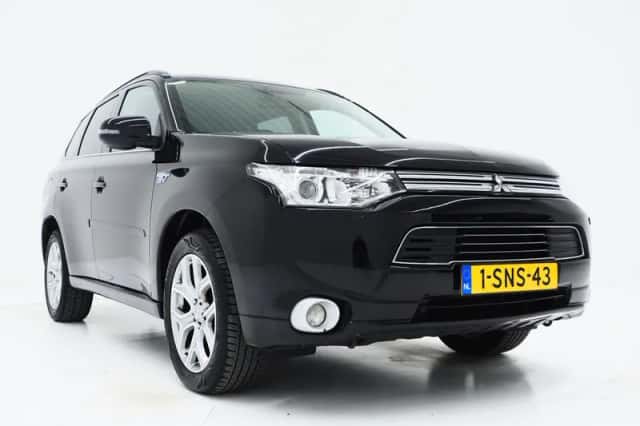 Mitsubishi Outlander (2013) thumbnail 11
