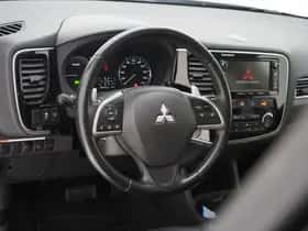 Mitsubishi Outlander (2013) thumbnail 18