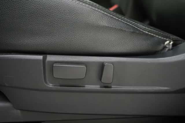 Mitsubishi Outlander (2013) thumbnail 20