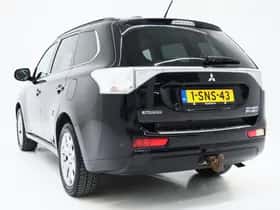 Mitsubishi Outlander (2013) thumbnail 3