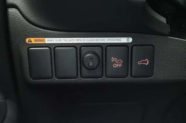 Mitsubishi Outlander (2013) thumbnail 21