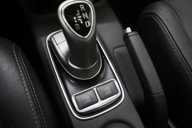 Mitsubishi Outlander (2013) thumbnail 31