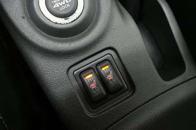 Mitsubishi Outlander (2013) thumbnail 32