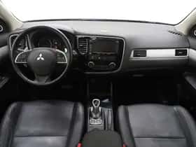 Mitsubishi Outlander (2013) thumbnail 5