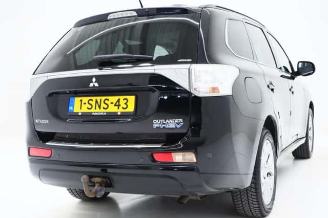 Mitsubishi Outlander (2013) thumbnail 9