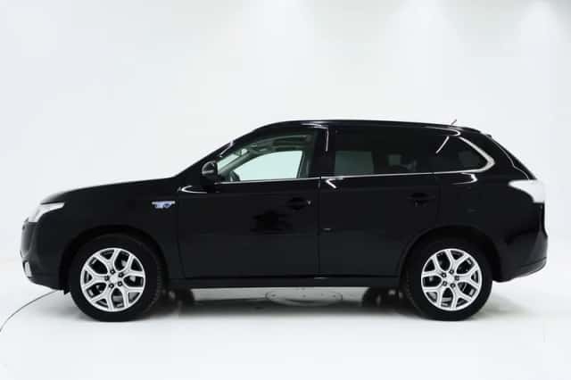 Mitsubishi Outlander (2013) thumbnail 2