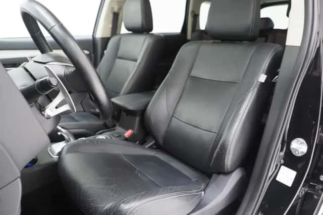 Mitsubishi Outlander (2013) thumbnail 4