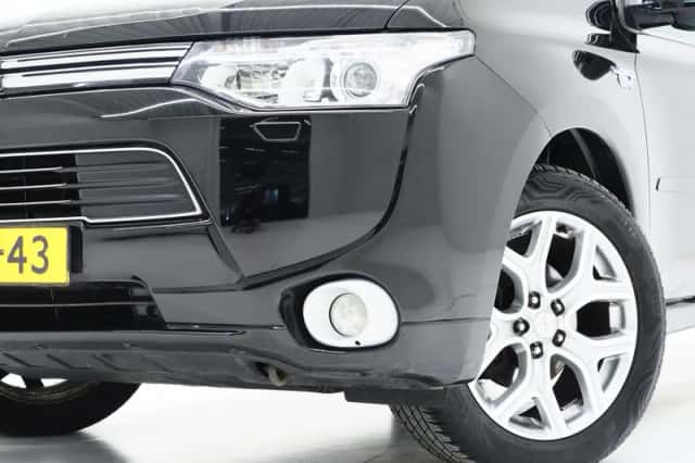 Mitsubishi Outlander (2013) thumbnail 6