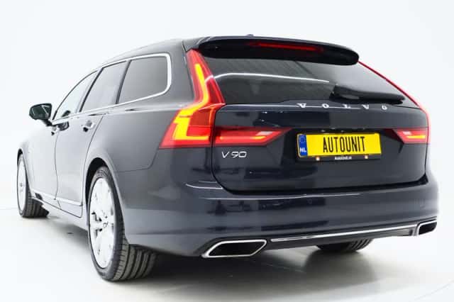 Volvo V90 (2019) thumbnail 3