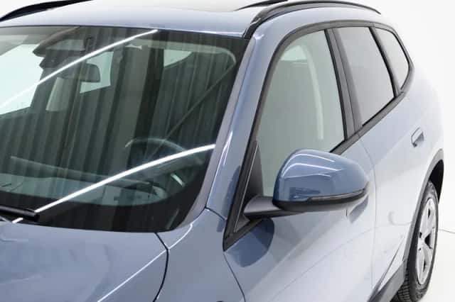 BMW X1 (2023) thumbnail 3