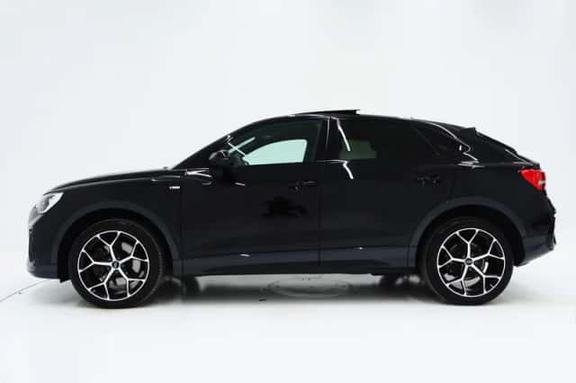 Audi Q3 (2021) thumbnail 2