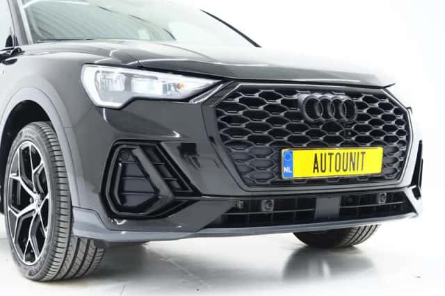 Audi Q3 (2021) thumbnail 12