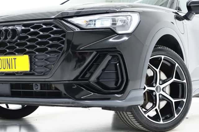 Audi Q3 (2021) thumbnail 6