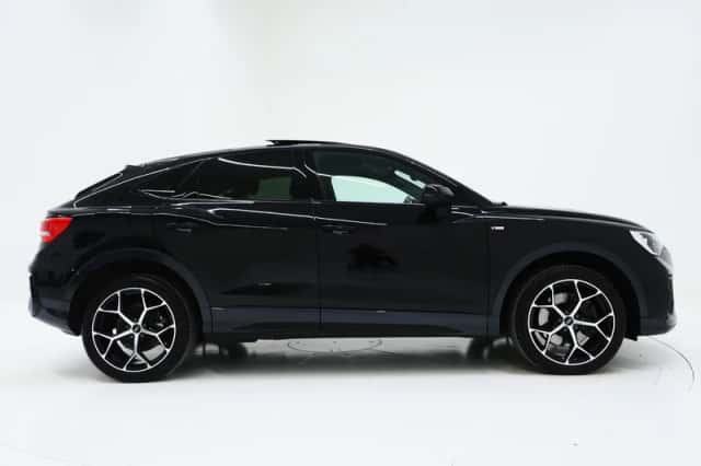 Audi Q3 (2021) thumbnail 10