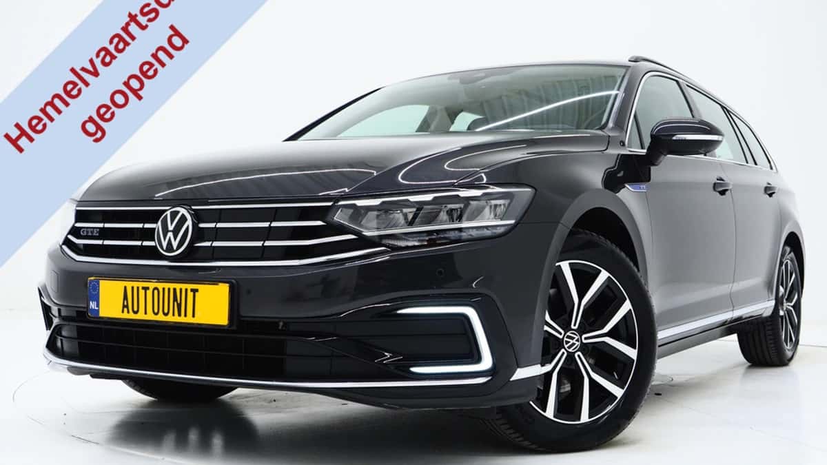 Volkswagen Passat (2022) — foto 1