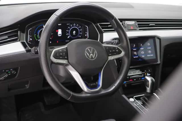 Volkswagen Passat (2022) thumbnail 17